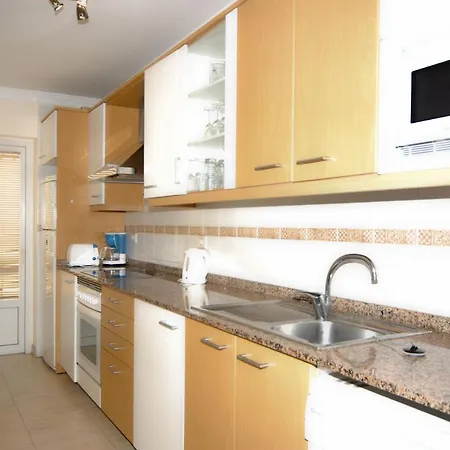 In Puerto Del Carmen Sleeps 5 With Pool And Air Con Vila *