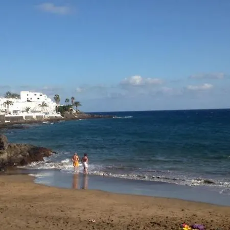 In Puerto Del Carmen Sleeps 5 With Pool And Air Con *
