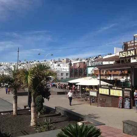 In Puerto Del Carmen Sleeps 5 With Pool&air Con *