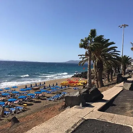 Vila In Puerto Del Carmen Sleeps 5 With Pool And Air Con